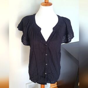 LOFT- Flutter Sleeve Button Top